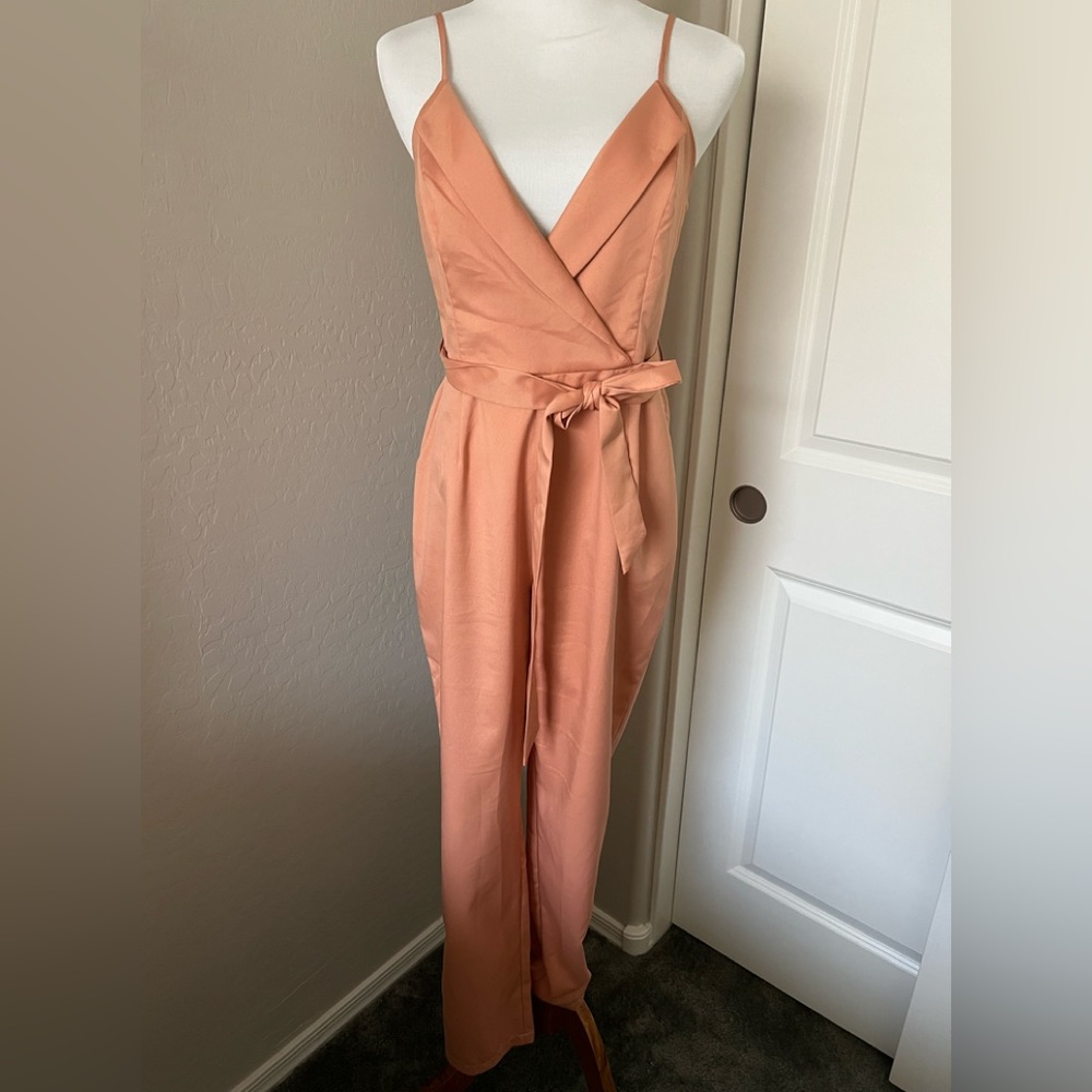 Windsor peach colored size medium pant jumpsuit